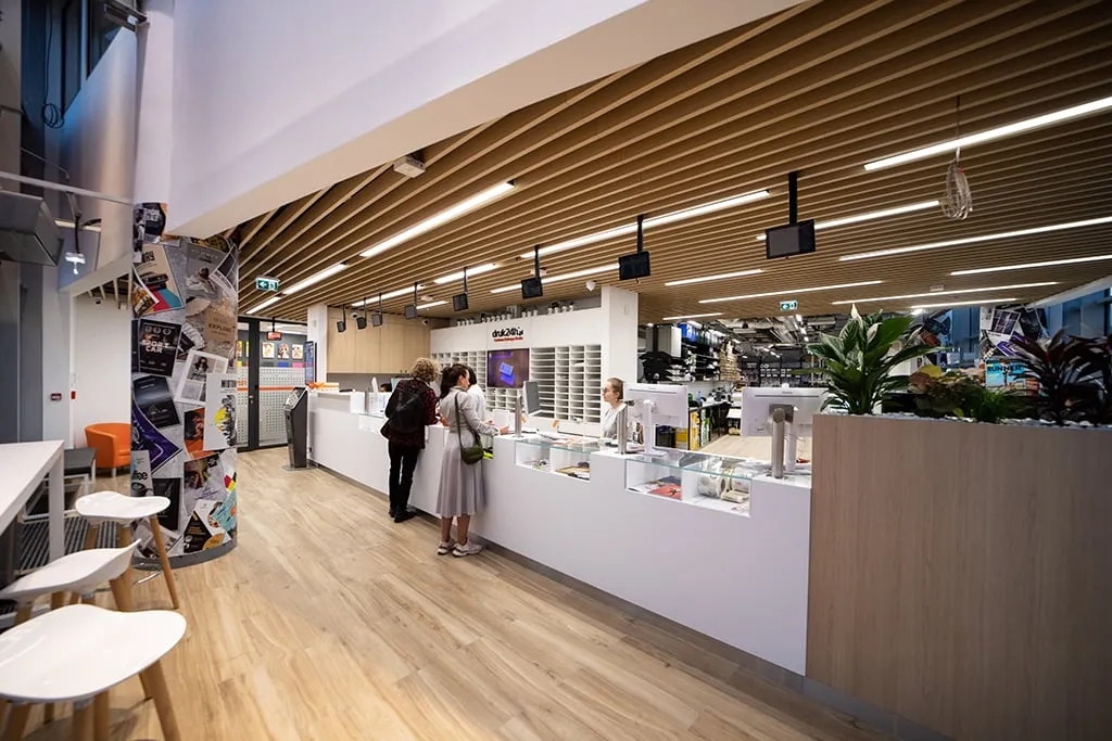 Czy drukarnie są otwarte? Sprawdź godziny pracy w Twojej okolicy