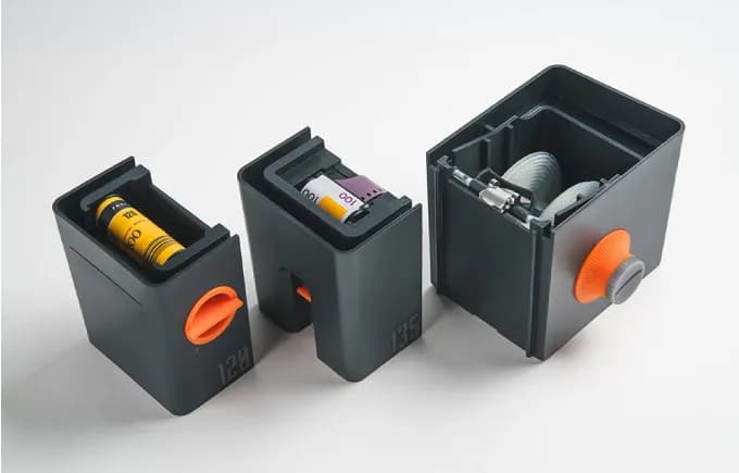 Jak wywołać zdjęcia z kliszy w domu i uniknąć najczęstszych błędów