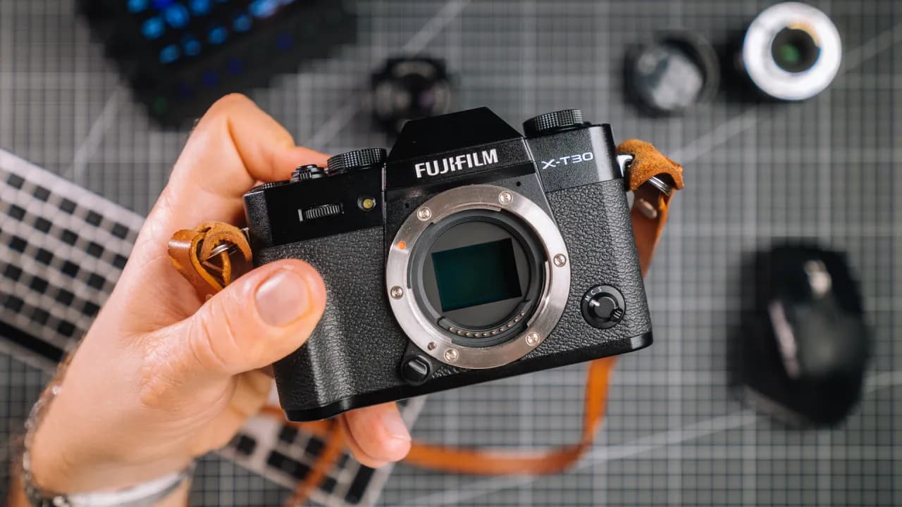 Jaki aparat dla początkujących fotografów? Wybierz mądrze i oszczędzaj